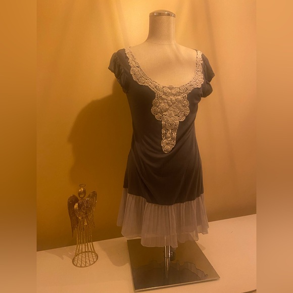 liner Tops - Crochet pattern lace trim bottom puffed sleeve Cute top